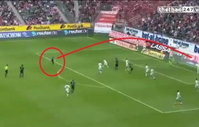 VIDEO: Cú volley trái phá bằng chân trái của Ribery từ ngoài vòng cấm
