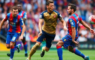 VIDEO: Màn trình diễn của Mesut Ozil trước Crystal Palace