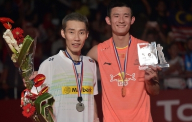 VIDEO: Lee Chong Wei gục ngã trước Chen Long ở chung kết cầu lông thế giới 2015