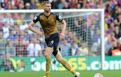 Per Mertesacker: “Arsenal phải phòng ngự tốt hơn trước Liverpool”