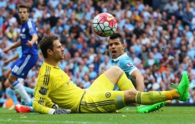 VIDEO: Tốp 5 pha cứu thua xuất sắc vòng 2 Ngoại hạng Anh