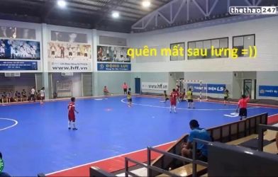 VIDEO: Cái kết của việc mải chỉ đạo đồng đội mà quên nhiệm vụ của mình