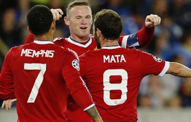 Rooney lập hat-trick, MU trở lại Champions League