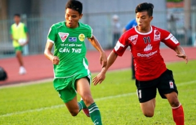 VIDEO: Pha lập công giúp Văn Thắng xô ngã kỷ lục ghi bàn của Công Vinh