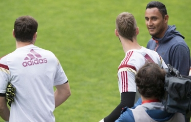 Chủ tịch Perez hạ cố tới sân tập xin lỗi Navas