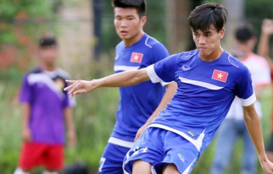 Bốn tuyển thủ U19 Việt Nam được đôn lên đá V-League