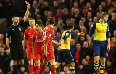 Trọng tài trận MU vs Liverpool: Khó cho The Kop