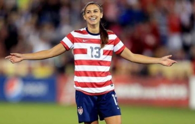 VIDEO: Alex Morgan - Nữ cầu thủ tài năng và xinh đẹp của bóng đá Mỹ