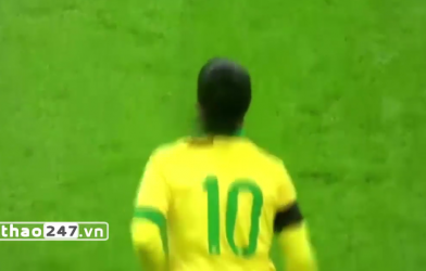 VIDEO: Ronaldinho - Ảo thuật gia sân cỏ top 30 Skills