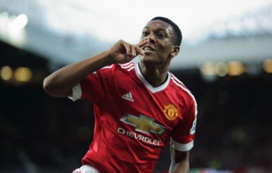 VIDEO: Martial tái hiện hình ảnh Thierry Henry ở Premier League