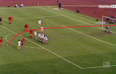VIDEO: Pha lốp bóng huyền thoại của Hoàng đế Beckenbauer từ chấm đá phạt