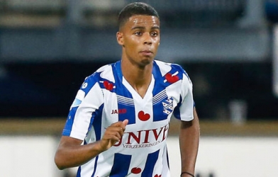 VIDEO: Jerry St. Juste - Hậu vệ tuổi teen được MU nhắm thay Luke Shaw