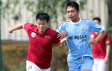 Văn Quyến lập siêu phẩm trong ngày tái xuất sân cỏ Hà Nội