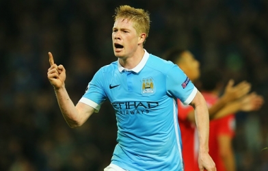 De Bruyne làm nóng derby thành Manchester