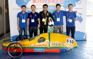 Đội thi Việt Nam tham dự cuộc thi Honda EMC tại Nhật Bản