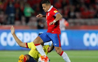 Arsenal bắt đầu khốn đốn với 'virus FIFA'