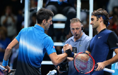 Đánh bại Djokovic, Federer độc chiếm ngôi đầu