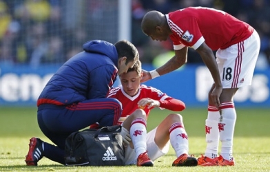 HLV Van Gaal mất 3 trụ cột trong trận đấu với Leicester