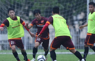 U23 Việt Nam luyện chiến thuật, HLV Miura nổi cáu với hàng công