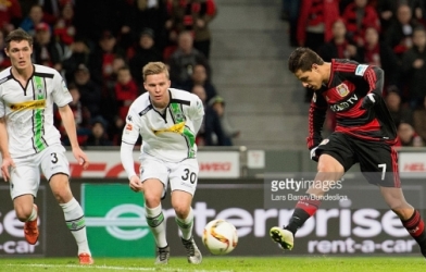 VIDEO: Pha xử lý ghi bàn đẳng cấp của Chicharito đẹp nhất vòng 16 Budesliga