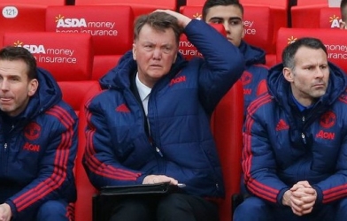 Tiếp bước Moyes, Van Gaal phá hàng loạt kỷ lục buồn ở MU