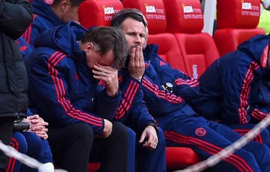 Van Gaal thừa nhận MU đã 'hết thuốc chữa'