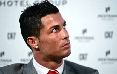 Ronaldo thống trị giải thưởng 'mái tóc vàng'