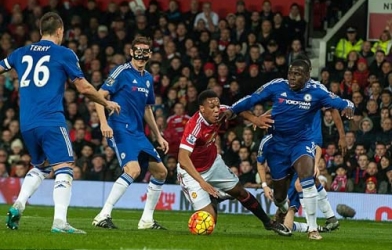 Tranh cãi: 3 tình huống Man Utd đòi hưởng phạt đền trước Chelsea