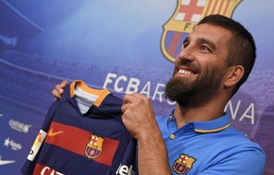 Barca ra mắt hai tân binh ‘xịn’ từ mùa hè 2015 với số áo đặc biệt