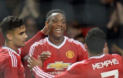 Bất ngờ với đội hình trong mơ của fan MU