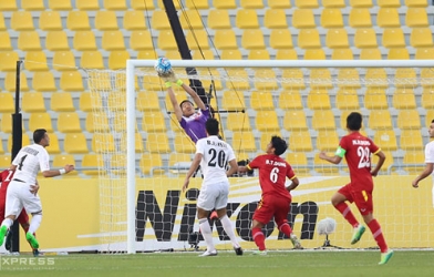 VIDEO: Màn thể hiện của thủ thành Phí Minh Long trước U23 Jordan