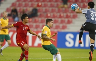 HLV Úc khen ngợi tài năng của Phí Minh Long