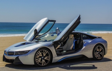 Bố mẹ bán vé số, quý tử miền Tây tậu xe sang 7 tỷ