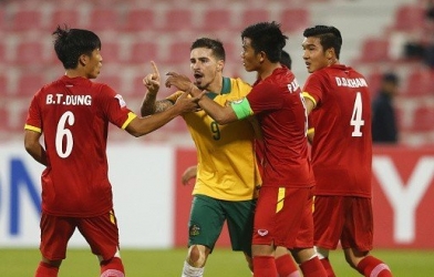 VIDEO: Những pha bóng thô bạo ở trận U23 Việt Nam - U23 Australia