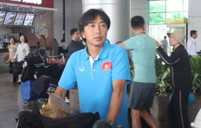Né áp lực, HLV Miura xin phép rời Việt Nam