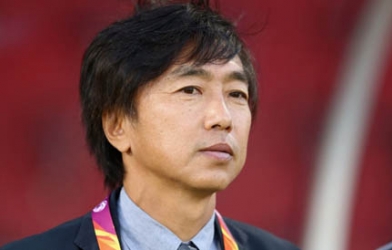 VFF đền bù hơn nửa tỷ đồng cho HLV Miura