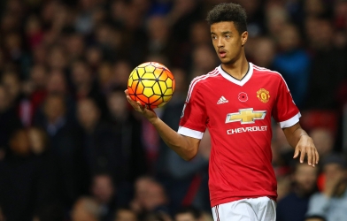 Cameron Borthwick-Jackson và những ngôi sao trong vườn nhà của MU