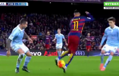 VIDEO: Neymar tiếp tục đi bóng theo phong cách trêu ngươi đối thủ