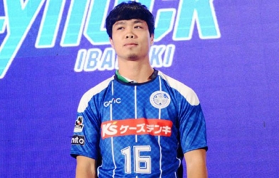 Công Phượng tích cực tập luyện trên đất Nhật