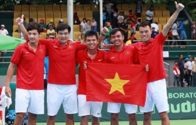 Tuyển quần vợt VN nhận thưởng sau chiến tích tại Davis Cup 2016