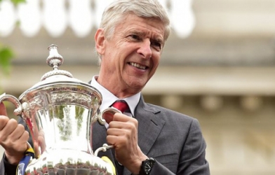 HLV Wenger ‘nhắc khéo’ tinh thần cổ vũ của CĐV Arsenal