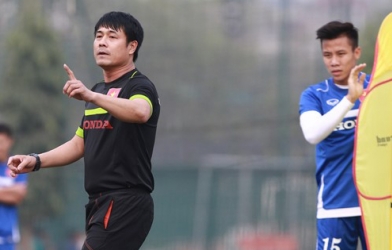 HLV Hữu Thắng cho ĐTVN đá bóng ngắn, nhỏ với tốc độ cao