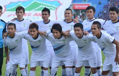 Bầu Đức bất ngờ rút lui khỏi bóng đá Lào