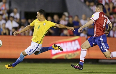 Brazil suýt lội ngược dòng không tưởng trước Paraguay