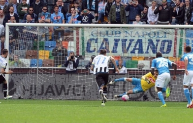 Video bàn thắng: Udinese 3-1 Napoli (Vòng 31 - Serie A)