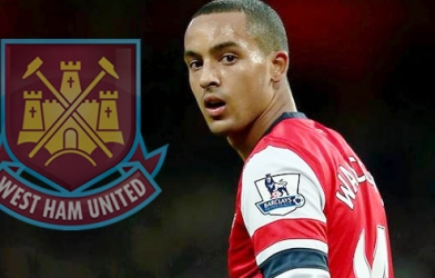 West Ham ‘muốn’ tậu Theo Walcott với giá khó tin