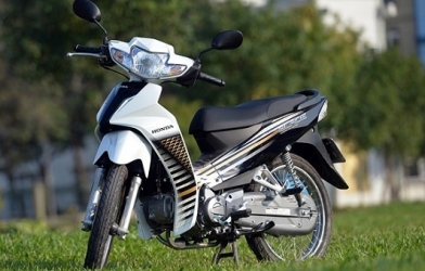 Đánh giá Honda Blade 2016: Thanh thoát, sắc nét