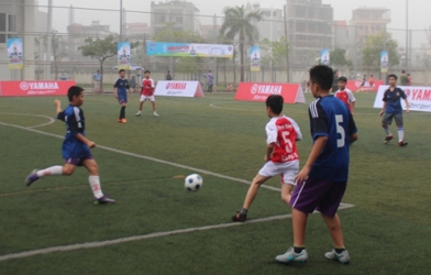 Sôi động ngày khai mạc vòng loại Bóng đá học đường 2016 tại Hà Nội