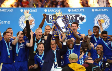 VIDEO: Khoảnh khắc Leicester nâng cúp vô địch Premier League