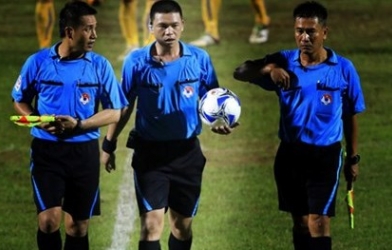 Chờ điều tra, trọng tài Hà Anh Chiến bị 'treo còi' hết lượt đi